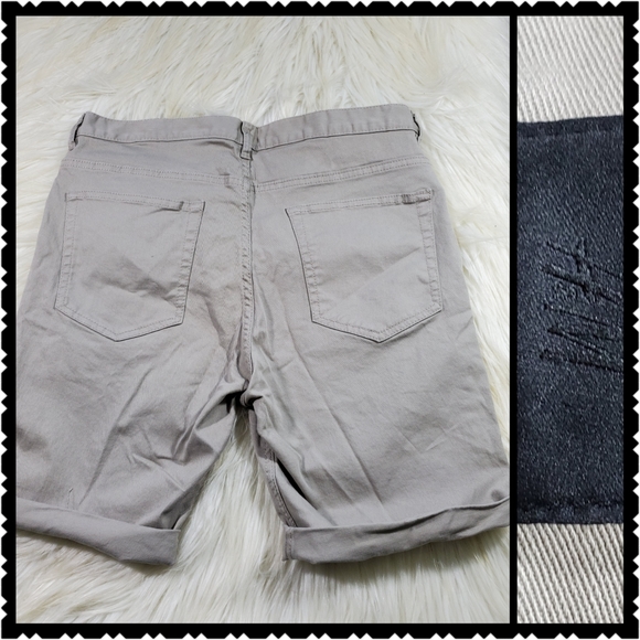 H&M Pants - H&M Womans Bermuda shorts 31